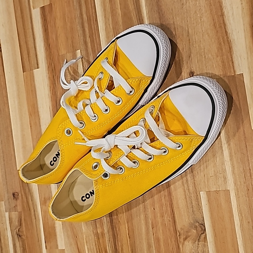 Converse All-star NEW chucks yellow low top mens 7 women's 9